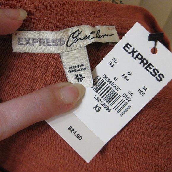 NWT Express red rainbow tee top shirt XS - Picture 6 of 6